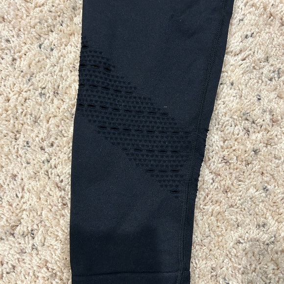 Black Cutout Detail Leggings size M​ - Picture 3 of 3